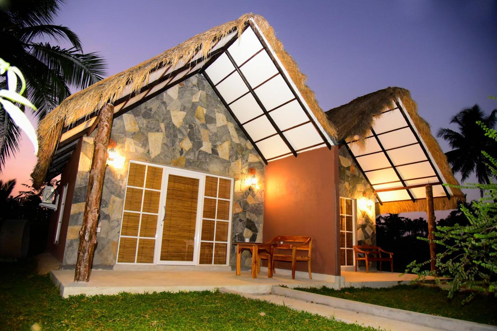 Coco Village Hotel Chilaw Ngoại thất bức ảnh