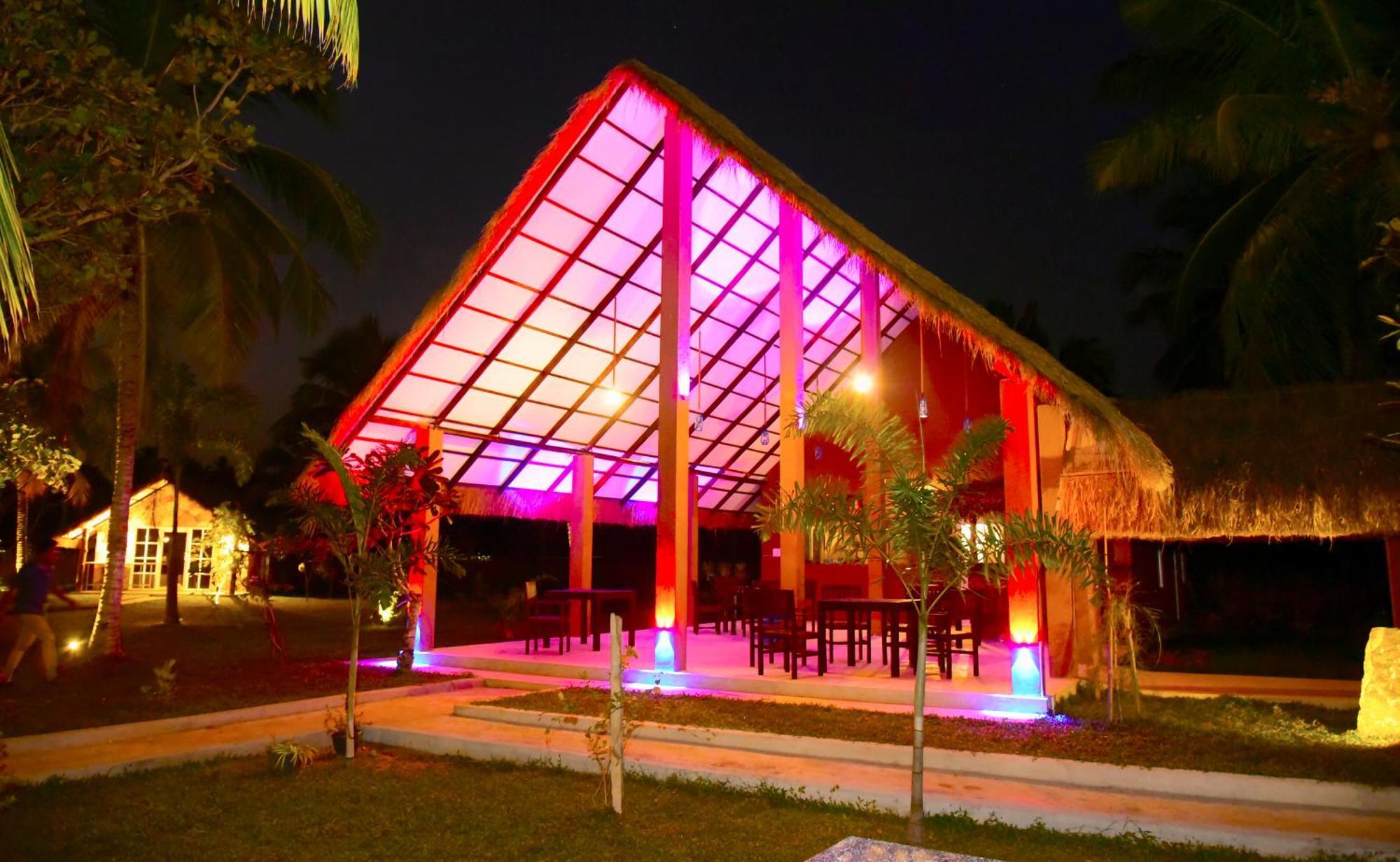 Coco Village Hotel Chilaw Ngoại thất bức ảnh
