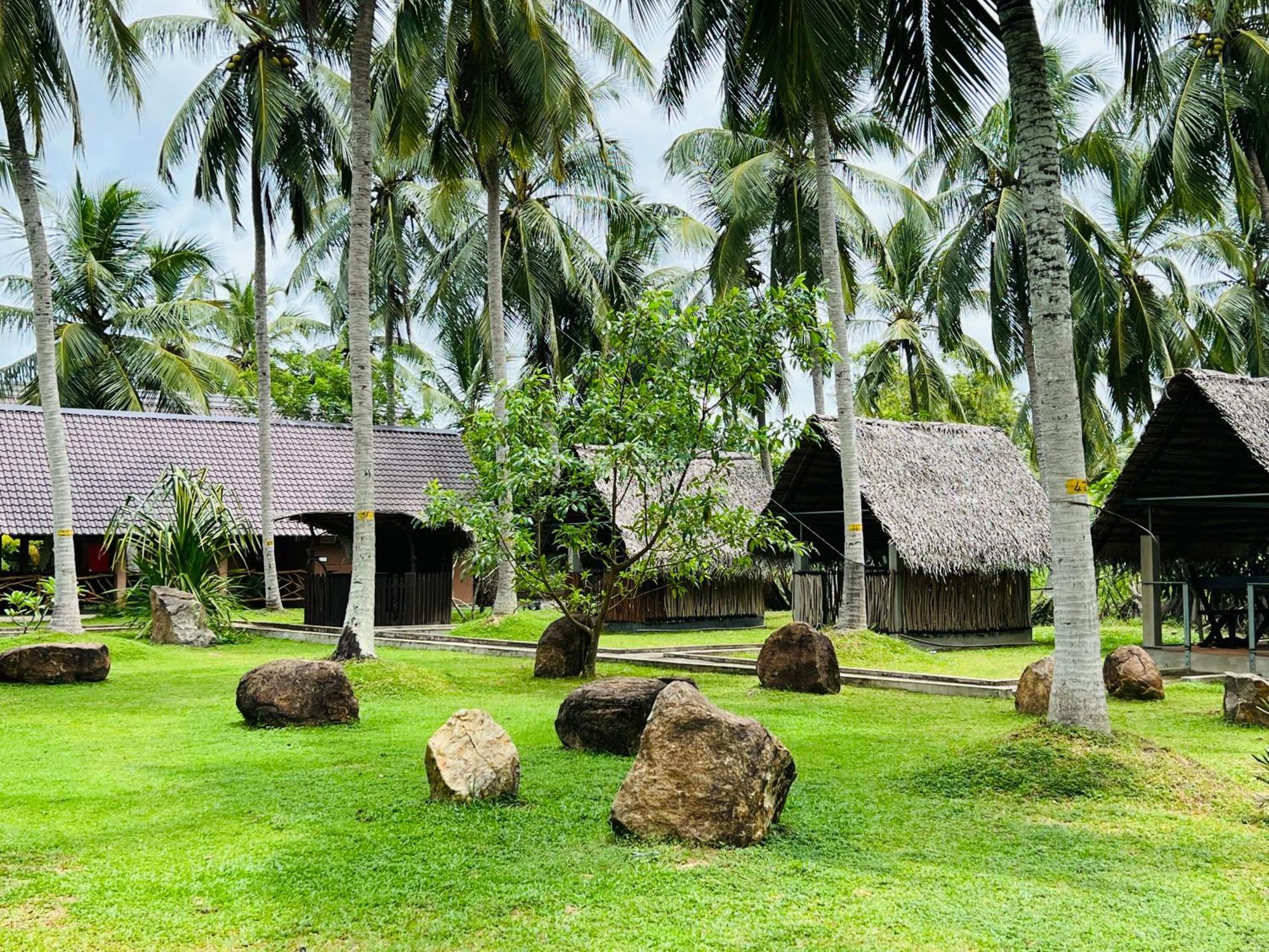 Coco Village Hotel Chilaw Ngoại thất bức ảnh
